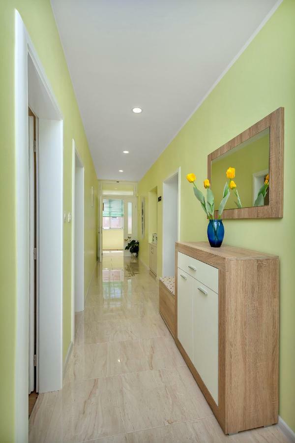 Sun&Sea 4 Stars Apartment Makarska Esterno foto